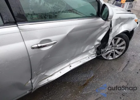 2011 Toyota Avalon Limited z USA, uszkodzony, nr VIN 4T1BK3DB2BU373970